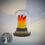 Calcifer (glow  in the dark) nella campana di vetro, miniatura in fimo