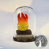Calcifer (glow  in the dark) nella campana di vetro, miniatura in fimo