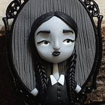 Collana Mercoledì Addams, fanart realizzata a mano in paste polimeriche, ispirata al film Addam's family