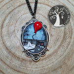 Collana It, palloncino con barchetta di carta ispirata al film Pennywise (IT), realizzata a mano con paste polimeriche