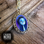 Collana Emily, piccolo ciondolo ispirato al film La sposa Cadavere, fanart realizzata a mano in paste polimeriche