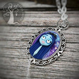 Collana Emily, piccolo ciondolo ispirato al film La sposa Cadavere, fanart realizzata a mano in paste polimeriche