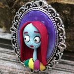 Collana Sally di Nightmare Before Christmas ( ciondolo piccolo), fanart realizzata a mano in paste polimeriche