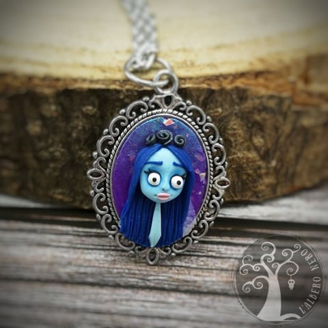 Collana Emily, piccolo ciondolo ispirato al film La sposa Cadavere, fanart realizzata a mano in paste polimeriche